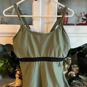 L army green tankini w black bottoms never worn